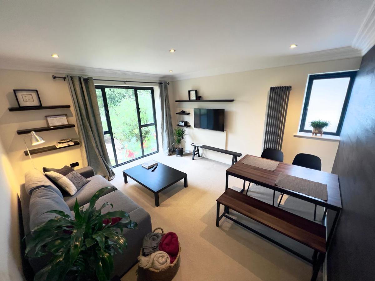 דירות קינגסטון אפון תמז Modern And Cozy 2-Guest Flat With Gated Parking מראה חיצוני תמונה